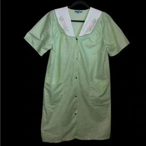 Dream Rest Green Checked Housecoat w/White Collar Embellished w/Embroidery